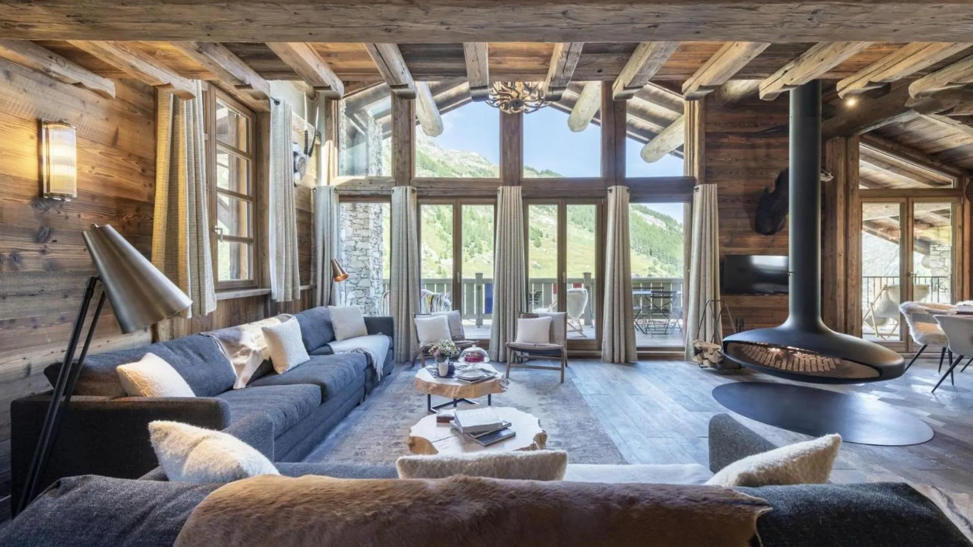 Chalet Cortina Luxurious Alpine Escape In Italy Majestic Dolomites Villa Cortina dʼAmpezzo Italien